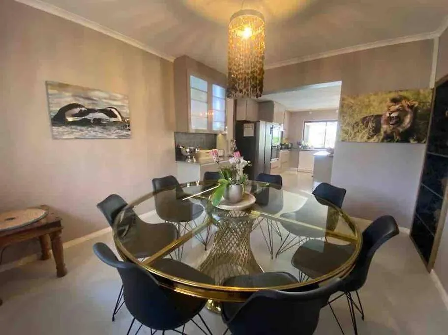 Waterfront Villa With Pedelo Kapstadt 0*,