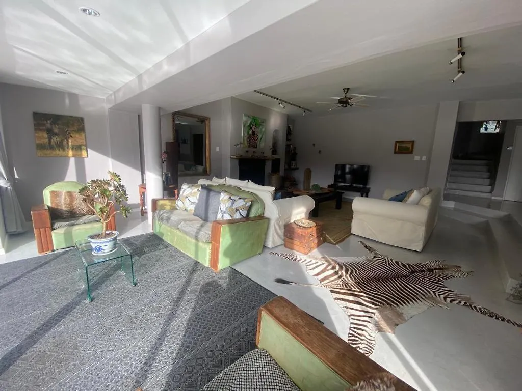 Waterfront Villa With Pedelo Kapstadt