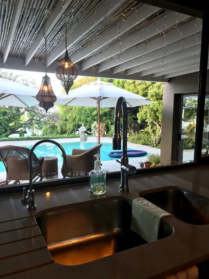 Waterfront Villa With Pedelo Kapstadt 0*,